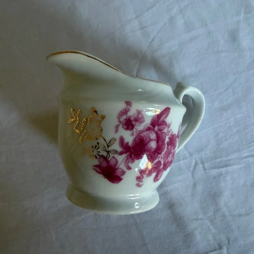 Vintage 1950's Japan White Porcelain Creamer Pink‎ Floral Rose Gold Trim Pitcher